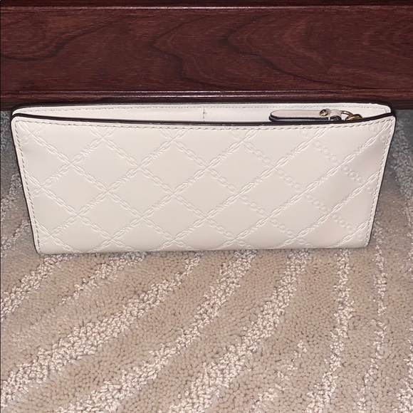 Michael Kors Snap Wallet - Picture 4 of 4